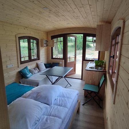 Roulotte Tout Confort A La Ferme Saint-Lumine-de-Coutais Экстерьер фото
